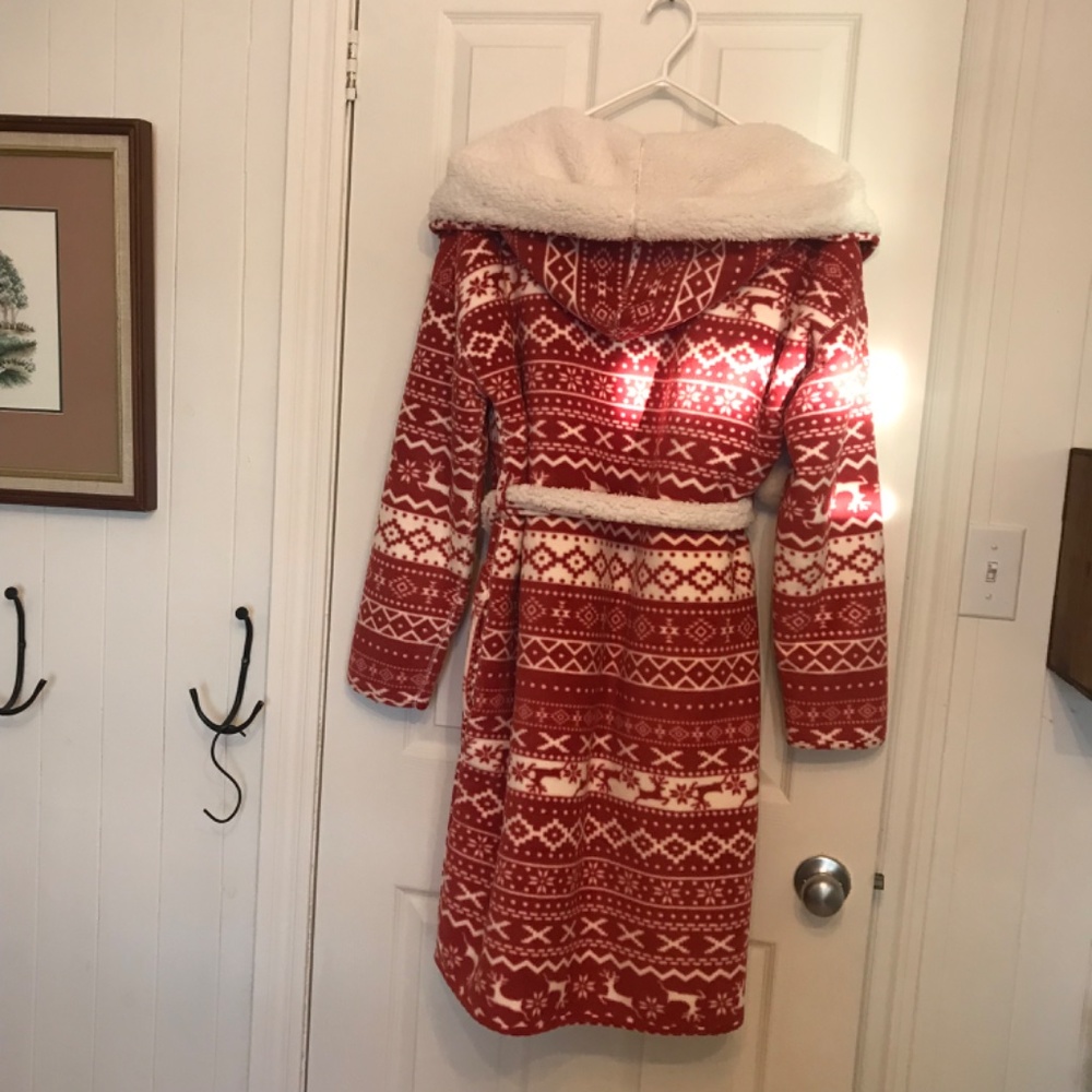 Tribal Holiday Print Fuzzy Robe - Picture 2 of 5